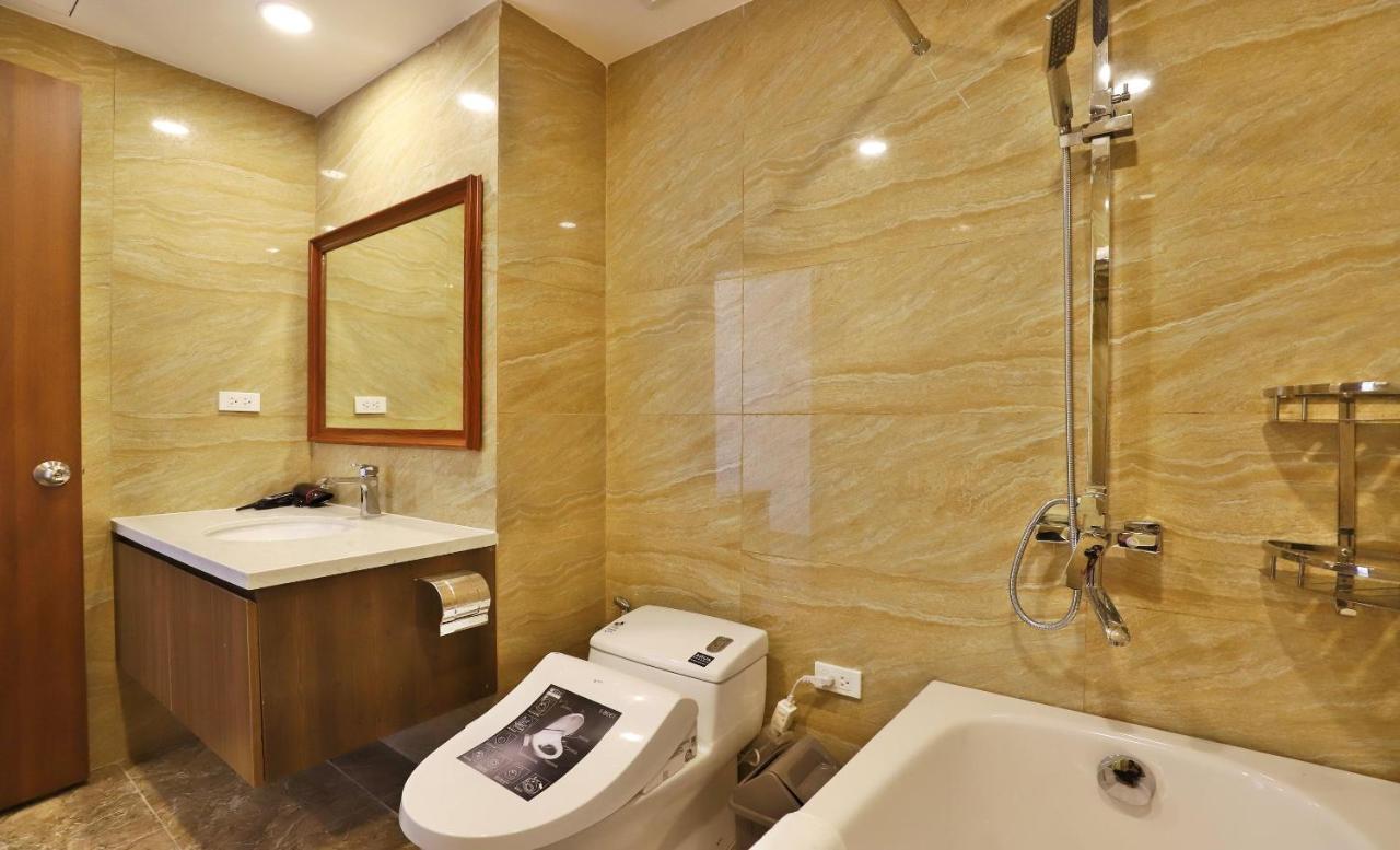 Luxe Paradise Tay Ho Отель 4*